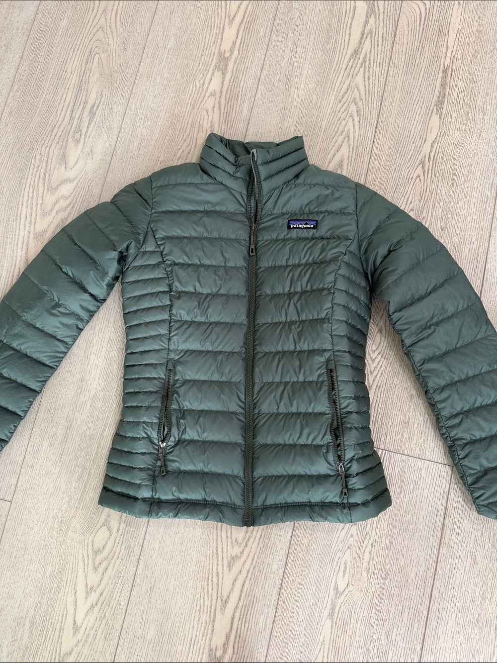 Patagonia Women's Quilted Puffer Jacket in Green